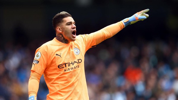 Guardiola Tak Bisa Jamin Ederson Tetap di Man City