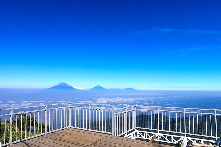 Indahnya Gunung Telomoyo yang Berkalung Jalan Aspal